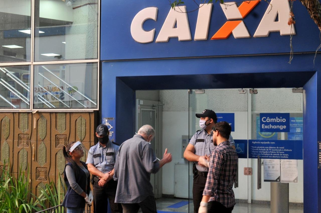 Movimento foi fraco nas ag&ecirc;ncias da Caixa neste s&aacute;bado