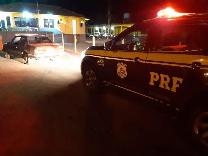 Homem, de 47 anos, conduzia em zigue zague um ve&iacute;culo Monza, com placas de Gua&iacute;ba