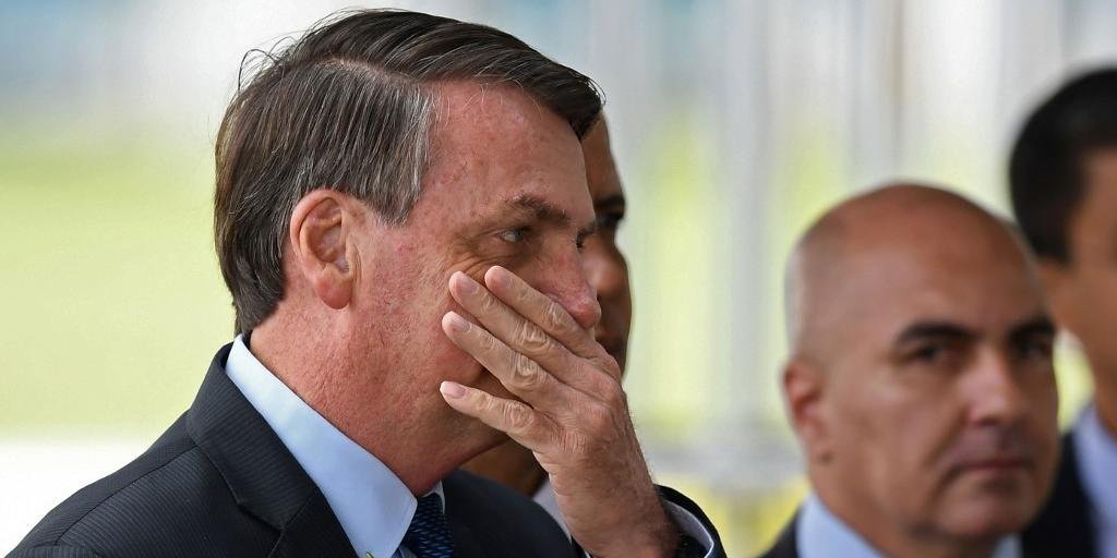 Bolsonaro j&aacute; disse que o resultado dos exames deu negativo, mas se recusou a divulgar os pap&eacute;is
