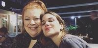 Beth Carvalho e a filha, Luana Carvalho, em registro publicado nas redes sociais