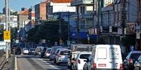 Aumento no número de carros nas ruas de Porto Alegre demonstra a saída gradativa da quarentena