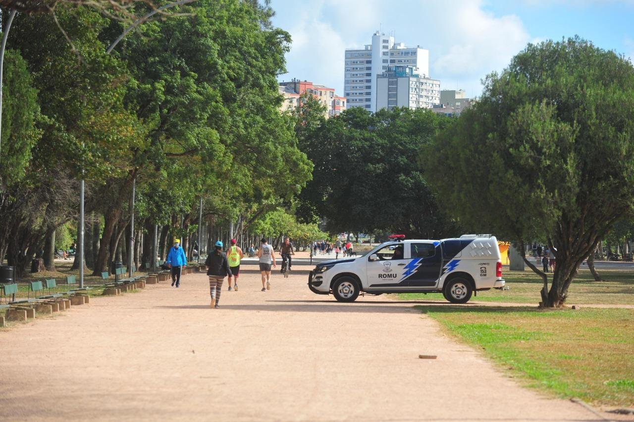 Parques da cidade como Parc&atilde;o e Reden&ccedil;&atilde;o o p&uacute;blico era pequeno, mas maior que nas primeiras semanas de isolamento social