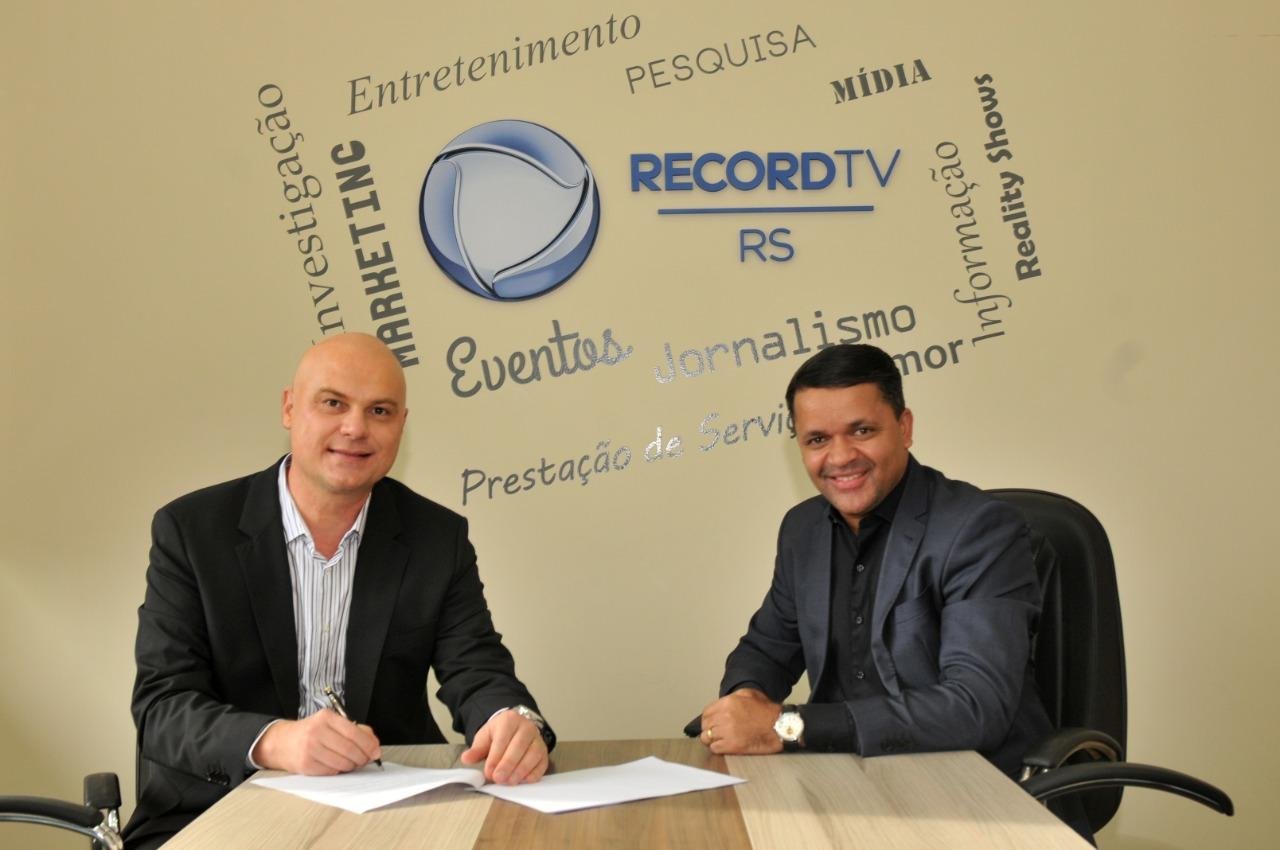 Novo diretor comercial da TV Record RS, Carlos Alberto Toillier, e o presidente do Grupo Record RS, Carlos Alves