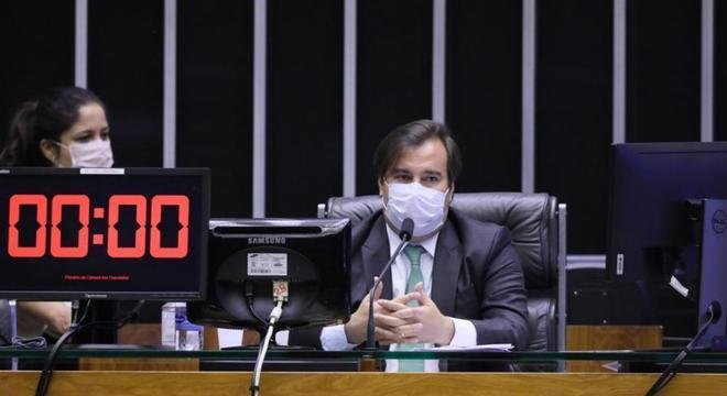 A vota&ccedil;&atilde;o do texto-base, de forma remota, foi fatiada em duas