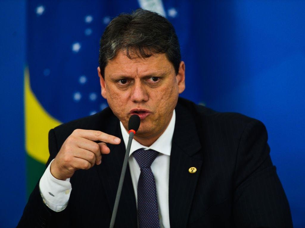 Ministro afirmou que Brasil precisa ser r&aacute;pido para retomar economia