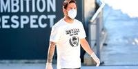 Messi chegou ao CT do Barcelona com máscara e luvas cirúrgicas