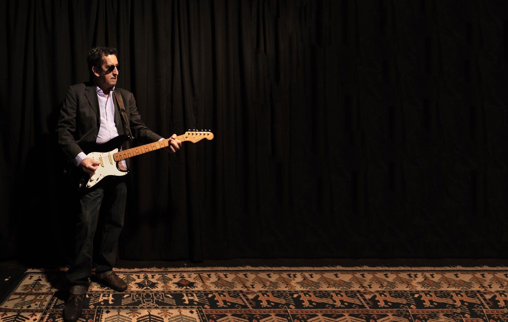 Jorge Vargas vai falar da carreira em meio &agrave; pandemia e tocar m&uacute;sicas dos dois discos solo e das bandas Hallai Hallai e Cavalo Doido