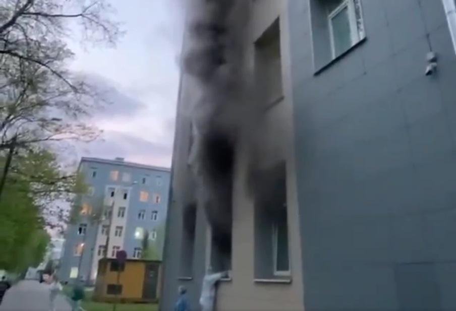 Inc&ecirc;ndio atingiu hospital que trata pacientes com Covid-19 em Moscou