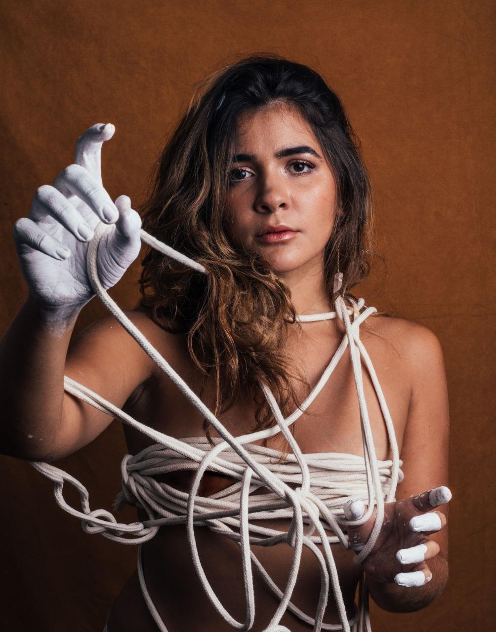 Cantora e compositora de 24 anos lan&ccedil;a seu primeiro EP na pr&oacute;xima sexta