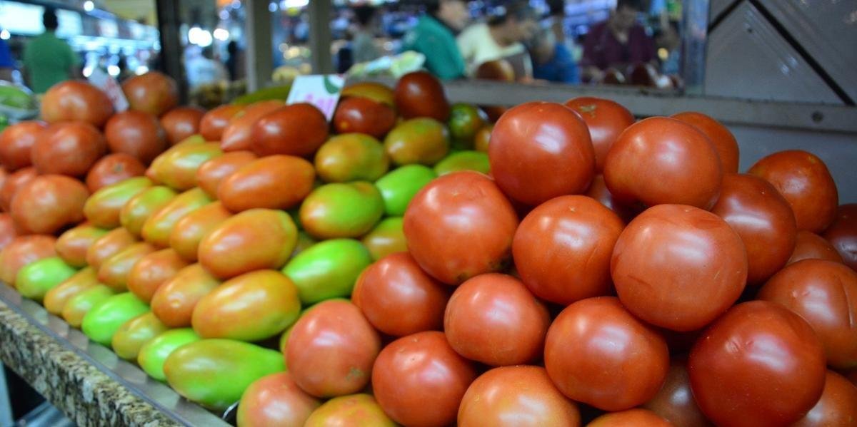 Setor de alimenta&ccedil;&atilde;o teve queda de mais de 30%