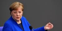 Merkel diz estar triste com supostos ataques russos