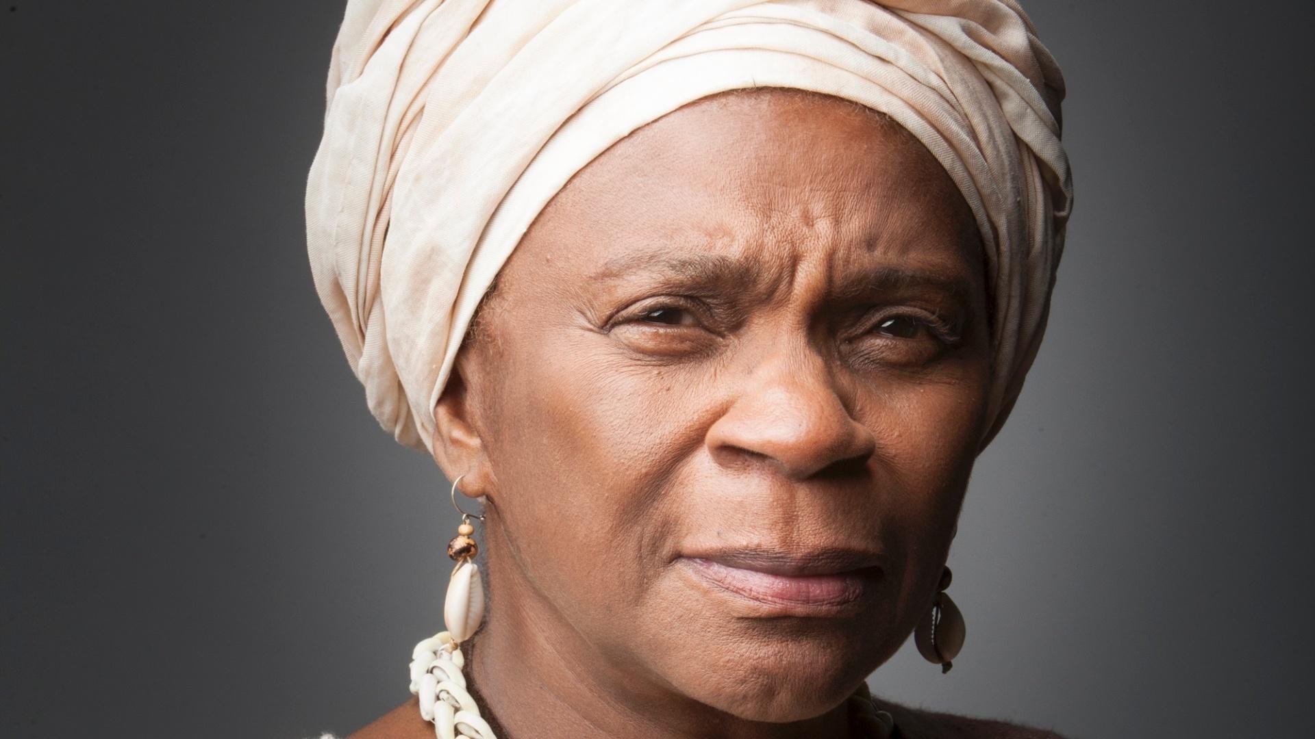 Zez&eacute; Motta em cena da novela 'Escrava M&atilde;e'.