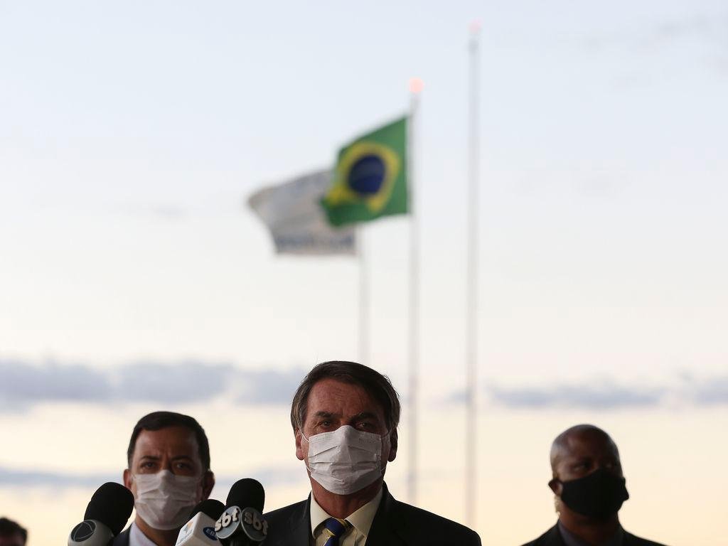 Para o Estad&atilde;o, a entrega espont&acirc;nea de documentos atribu&iacute;dos a Bolsonaro n&atilde;o encerra o caso