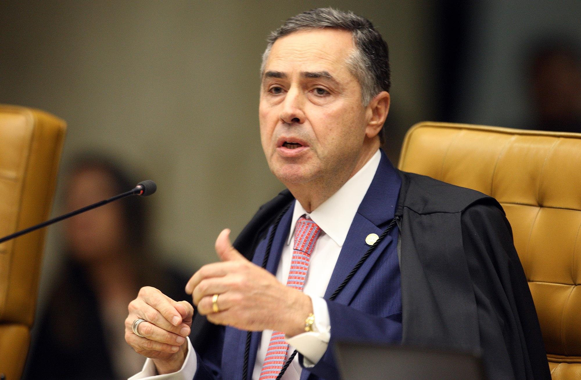 Barroso levou a plen&aacute;rio MP sobre puni&ccedil;&atilde;o a agentes p&uacute;blicos no combate &agrave; Covid-19