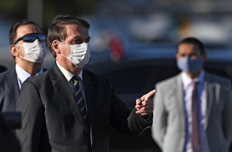 Presidente brasileiro compartilhou informa&ccedil;&atilde;o de que cientistas teriam encontrado cura para o novo coronav&iacute;rus