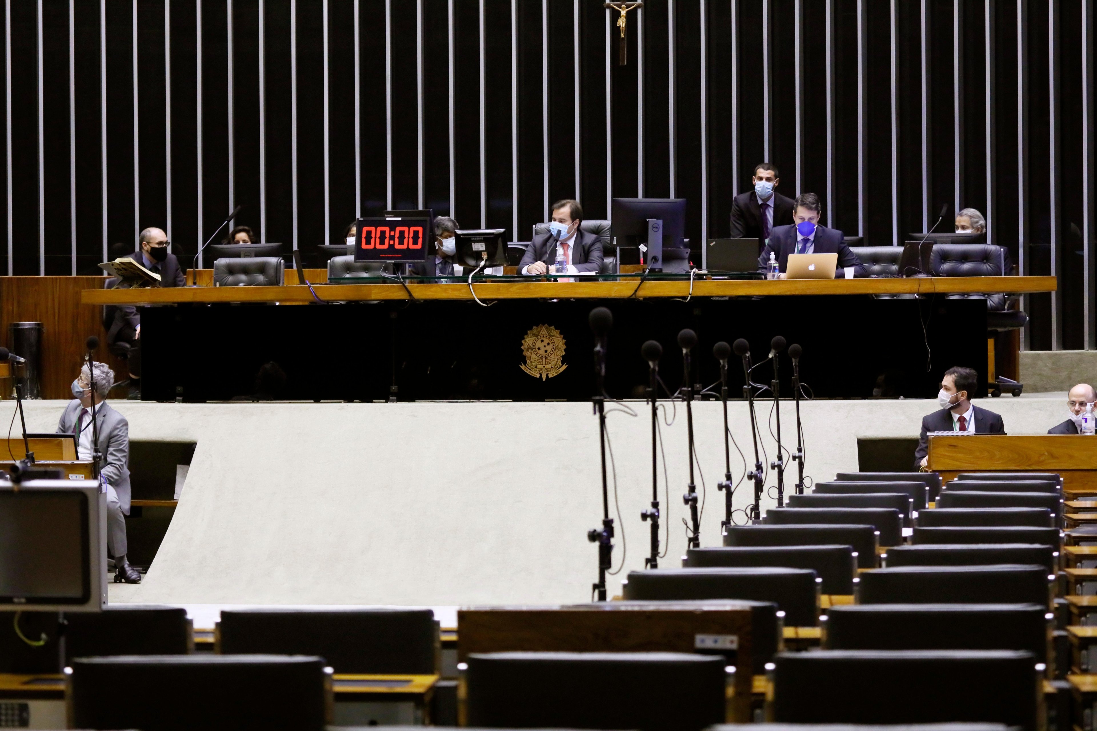 O texto vai agora ao Senado