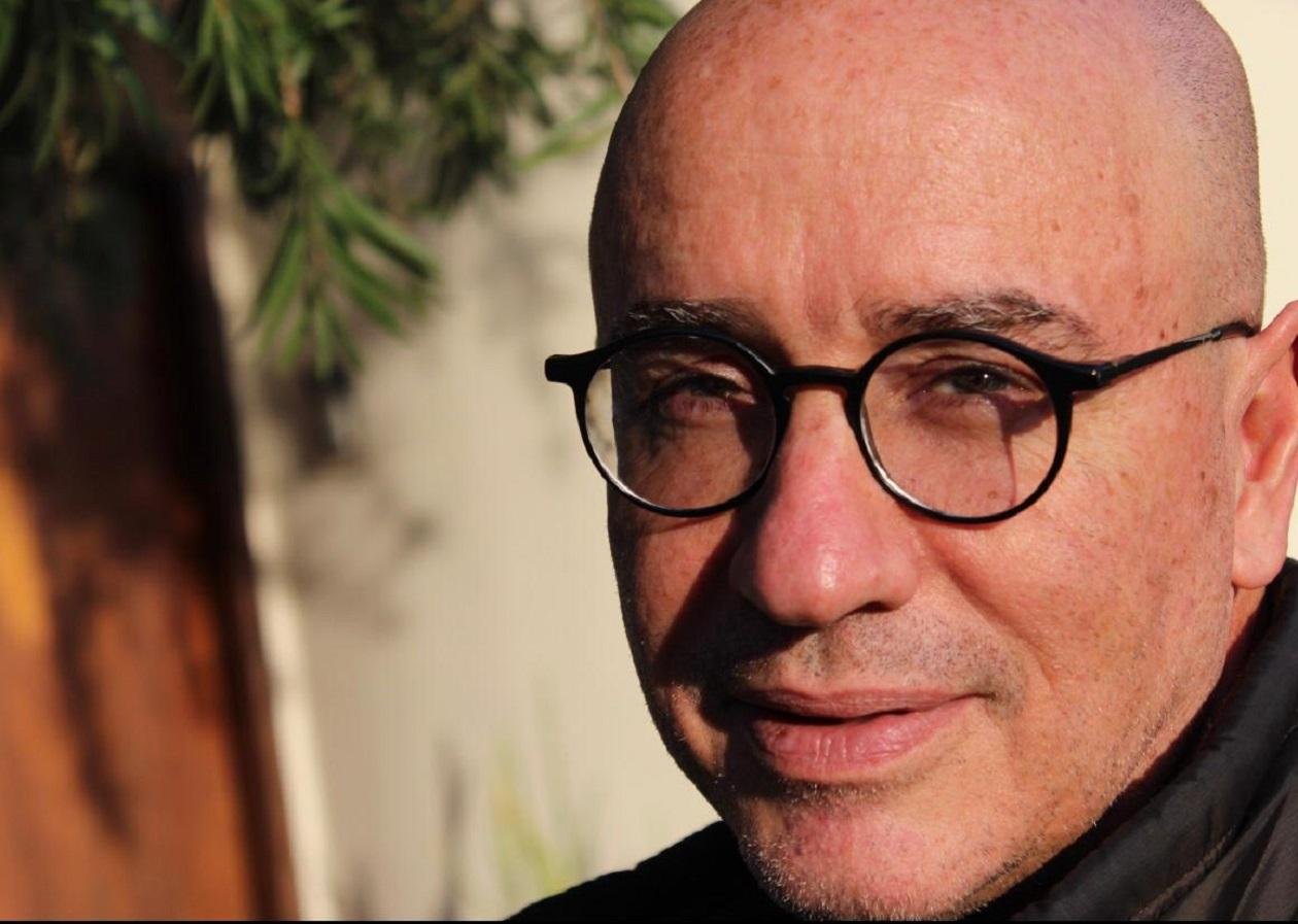 Edson Natale lan&ccedil;ou em 24 de abril o disco "&Acirc;mbar: os afluentes da m&uacute;sica" nas plataformas digitais