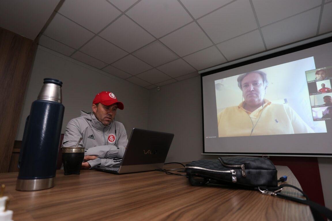Coudet participou de reuni&atilde;o com membros da base do Inter