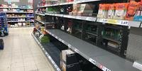 Prateleiras de supermercados esvaziadas no pico da pandemia, na Alemanha