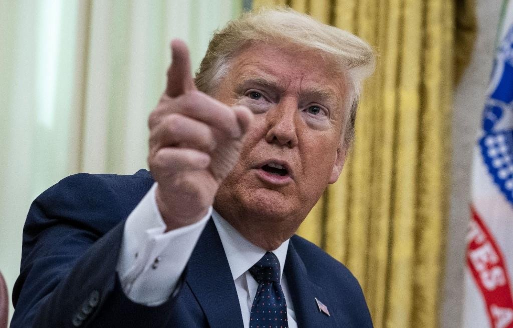 Trump trava embate contra Twitter