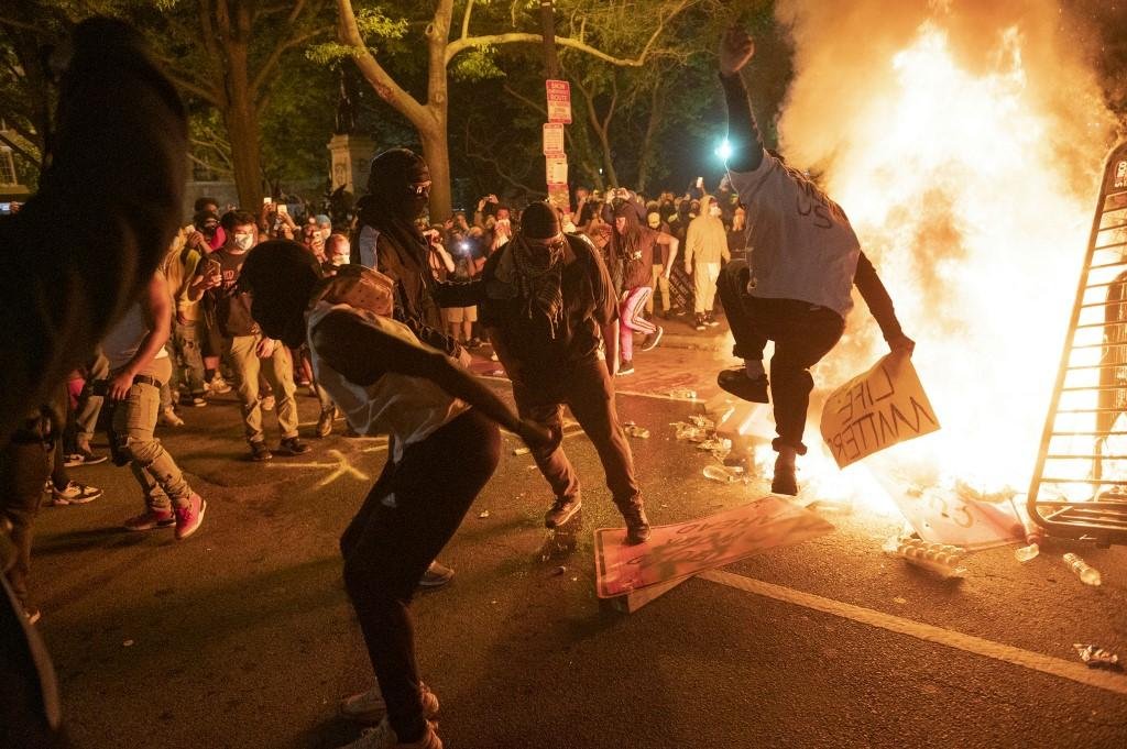 Protestos se intensificam nos EUA