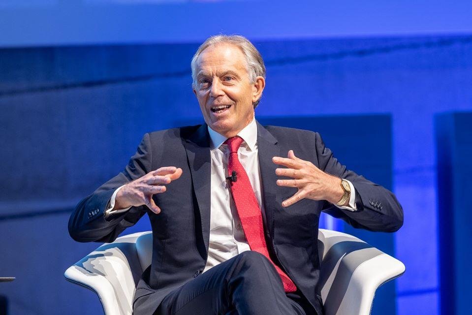 Ex-primeiro ministro Tony Blair &eacute; uma das personalidades que faz apelo para reuni&atilde;o do G20