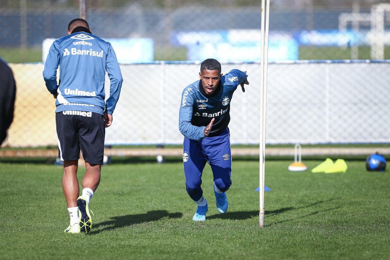 Guilherme Guedes e os companheiros realizaram na manh&atilde; desta quarta-feira mais um treino f&iacute;sico no CT