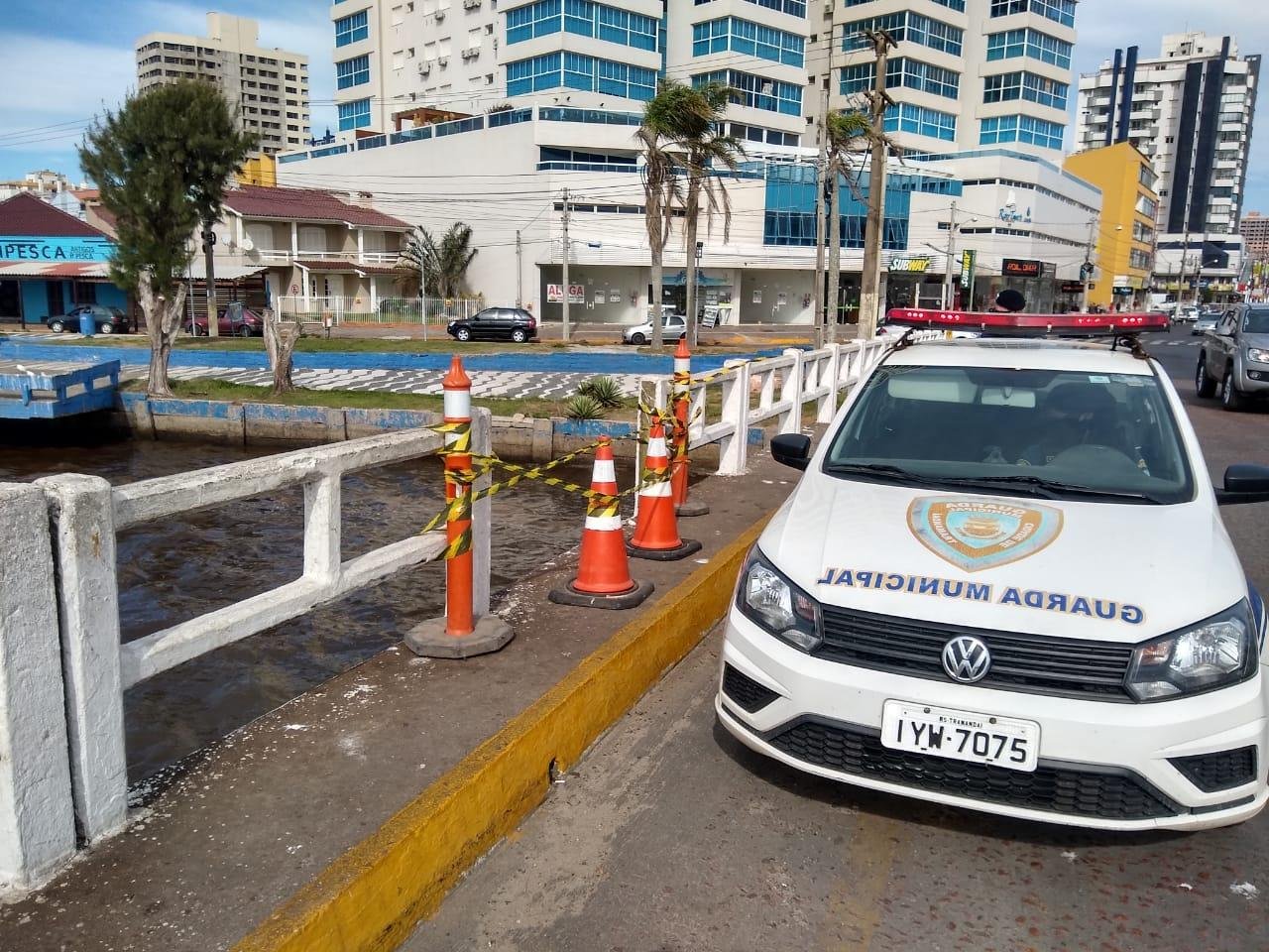 Trecho do muro cedeu nesta quinta-feira em Tramanda&iacute;