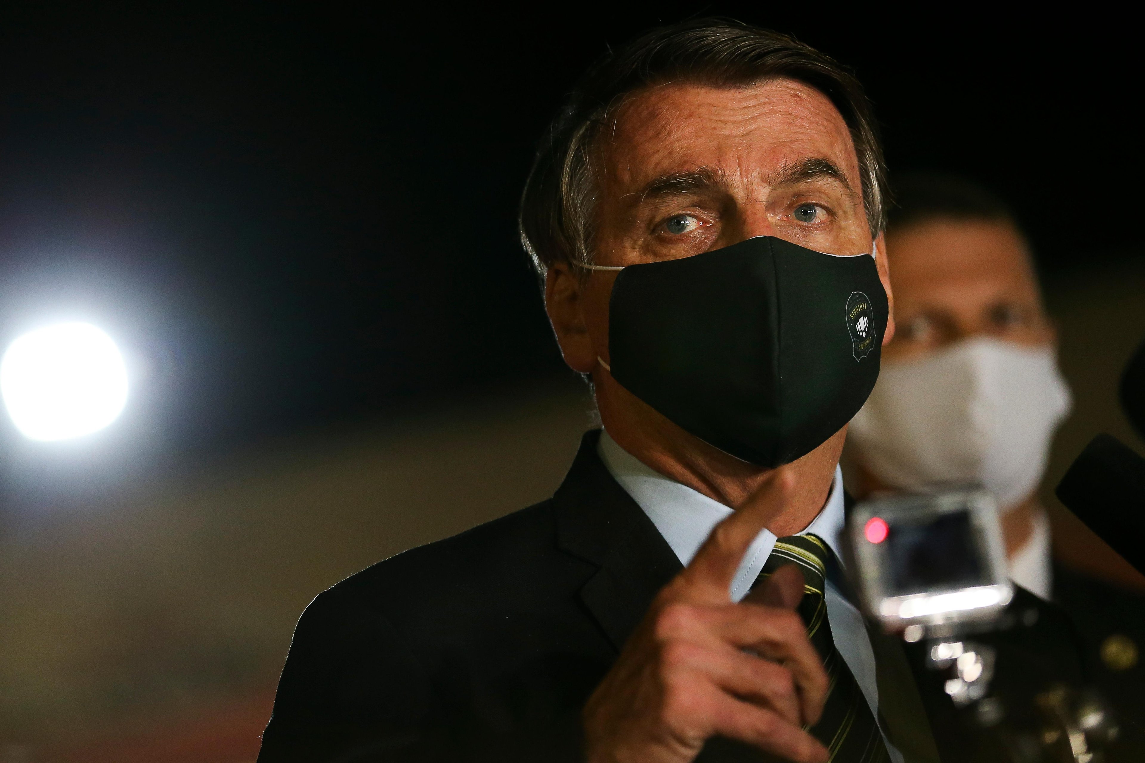 No Twitter, presidente publicou foto do bras&atilde;o da For&ccedil;a Expedicion&aacute;ria Brasileira
