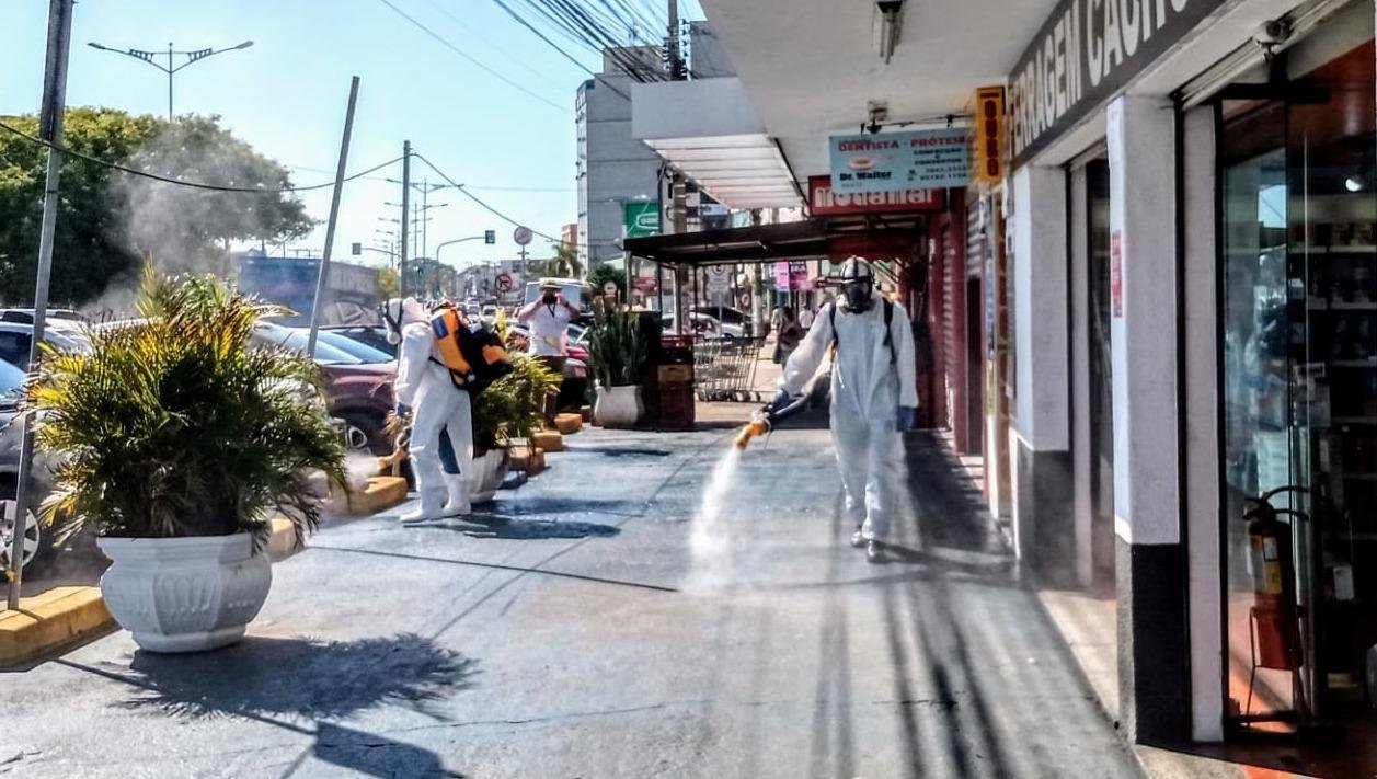 Ap&oacute;s primeiros casos de coronav&iacute;rus, Prefeitura de Cachoeirinha realizou a sanitiza&ccedil;&atilde;o das ruas da cidade