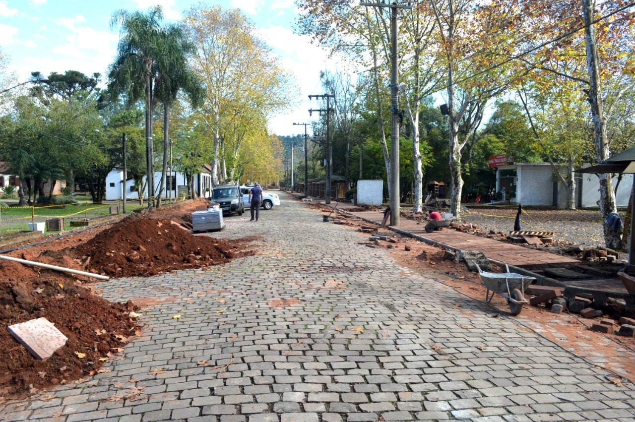 Obras est&atilde;o ocorrendo desde o in&iacute;cio de maio e a previs&atilde;o de t&eacute;rmino &eacute; para julho