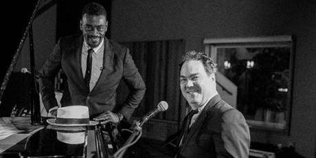 Seu Jorge e Daniel Jobim cantam o amor atrav&eacute;s das composi&ccedil;&otilde;es de Tom Jobim.