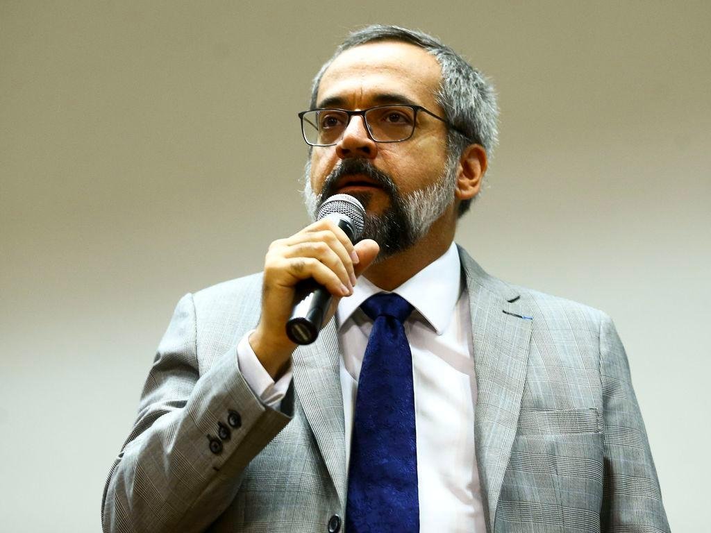 "Sabem com quem o Gov 'D&oacute;ria' fez mais um acordinho? Bem docinho!", ironizou Weintraub no Twitter
