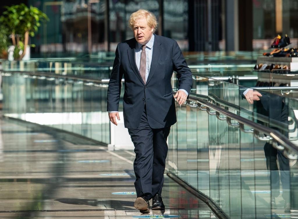 Johnson cria comiss&atilde;o contra racismo