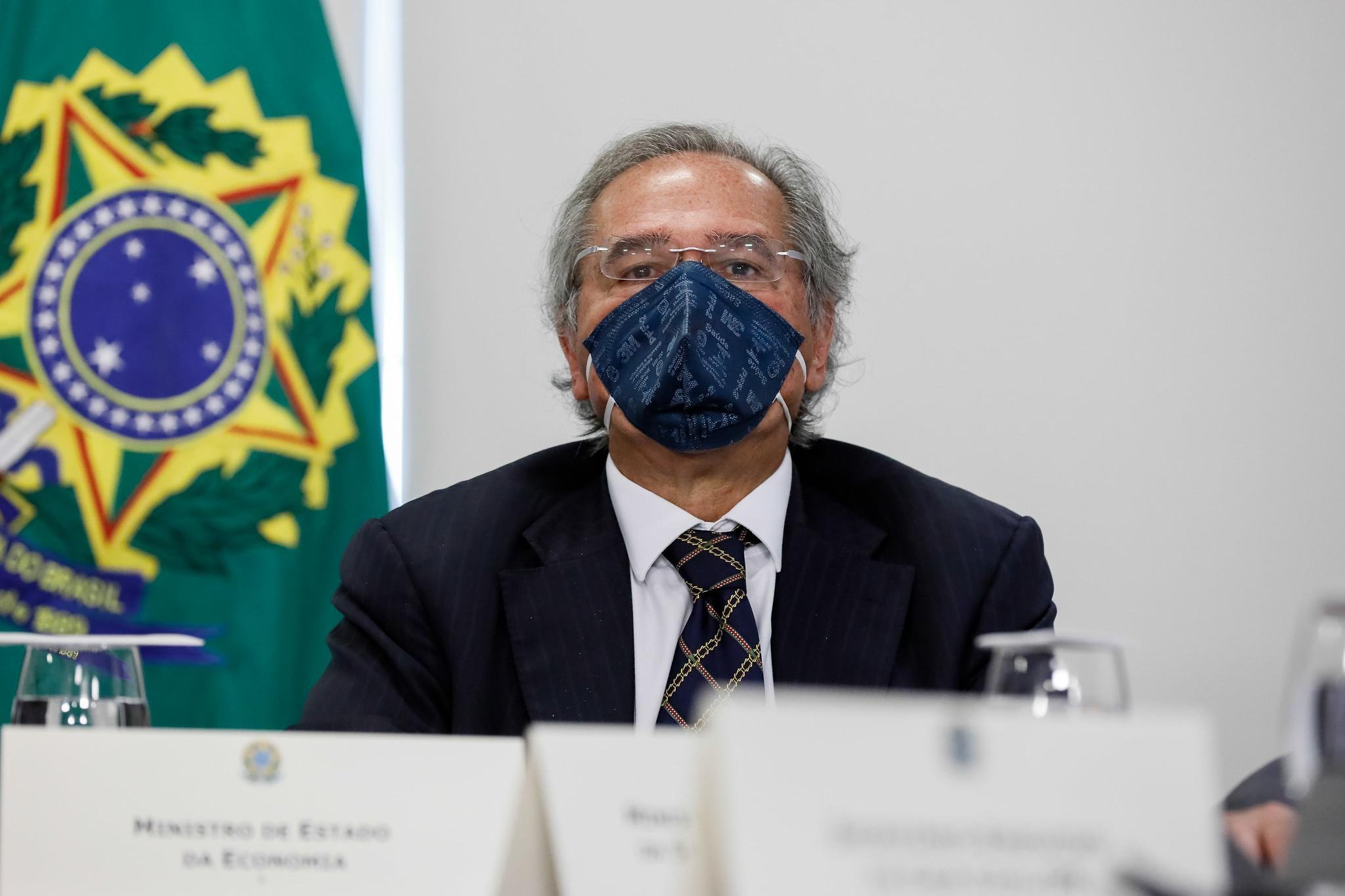 Paulo Guedes alerta sobre danos provocados na economia em raz&atilde;o da pandemia