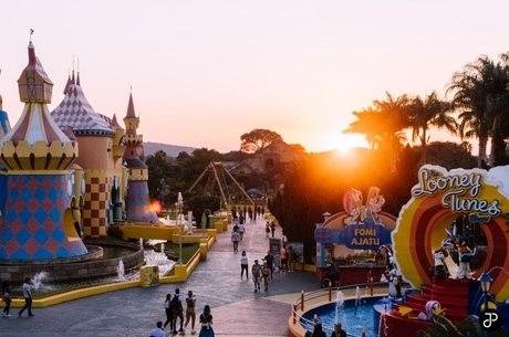 Parque Hopi Hari suspende reabertura das atividades