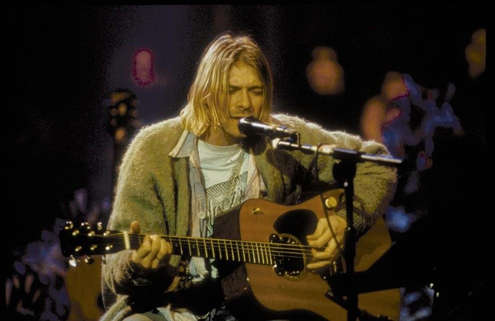 O viol&atilde;o de Kurt Cobain &eacute; um modelo raro, o D-18E fabricado pela americana Martin