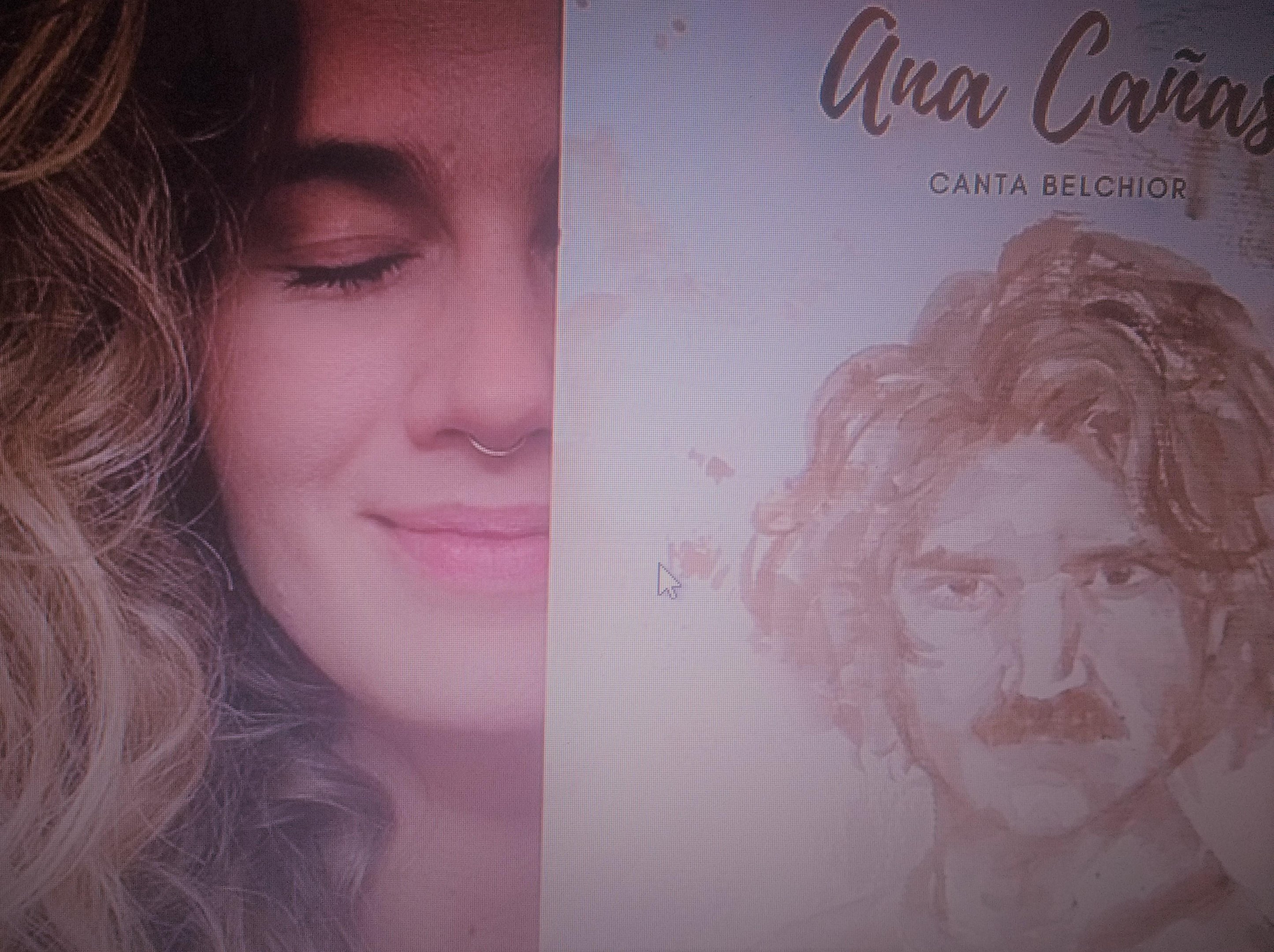 Imagem de Ana ao lado de arte feita com caf&eacute; de @euminerva