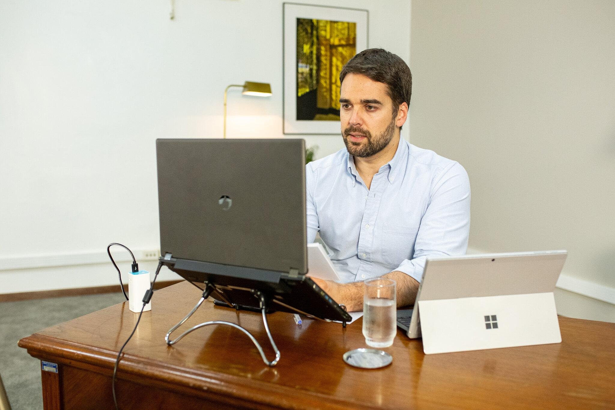 "Estamos analisando alguns dados e revisando alguns protocolos", afirmou Leite