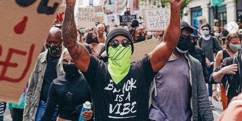Hamilton participou de protesto antirracista em Londres no fim de semana