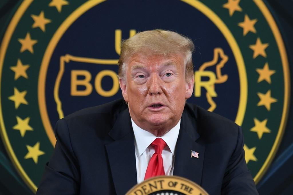Trump amea&ccedil;ou deter com at&eacute; 10 anos de pris&atilde;o qualquer pessoa que "vandalize ou destrua" monumentos
