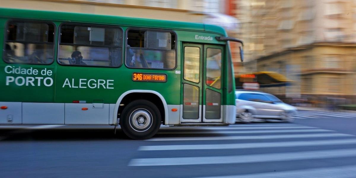 Rodovi&aacute;rios reclamam de sal&aacute;rios atrasados ap&oacute;s queda de movimento pela pandemia de Covid-19