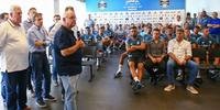 Direção do Grêmio acertou com os jogadores e comissão o adiamento do pagamento de 55% dos salários e direitos de imagem entre abril e setembro
