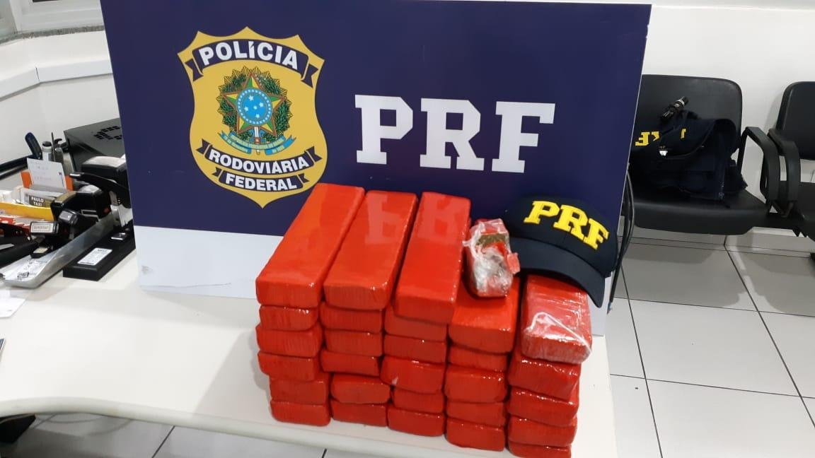 Entorpecente, que saiu de Florian&oacute;polis, estava dentro de um frigobar para n&atilde;o chamar a aten&ccedil;&atilde;o