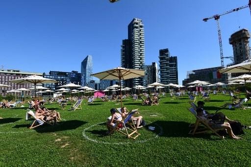 Pa&iacute;ses como a It&aacute;lia registram volta das atividades ao ar livre, mas convivem com incerteza sobre segunda onda
