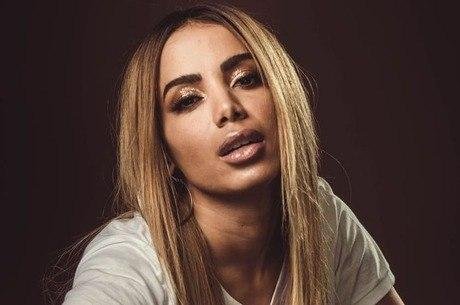 Anitta foi diagnosticada com trombose