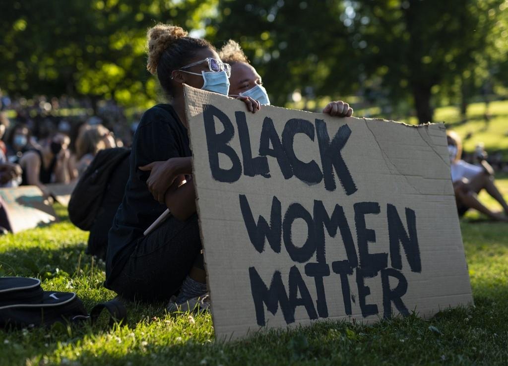 Morte de Breona Taylor em mar&ccedil;o ajudou a alimentar uma campanha contra o racismo e a brutalidade policial nos EUA