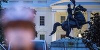 Quatro homens serão processados por tentarem derrubar uma estátua do ex-presidente americano Andrew Jackson