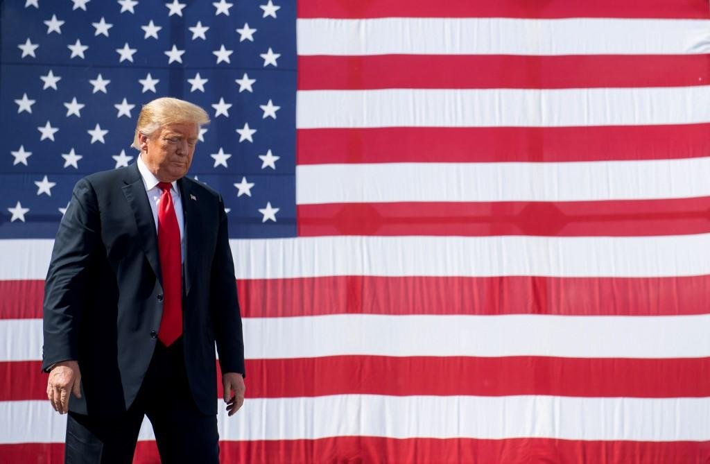 Trump tem mandado de pris&atilde;o emitido pelo Ir&atilde;