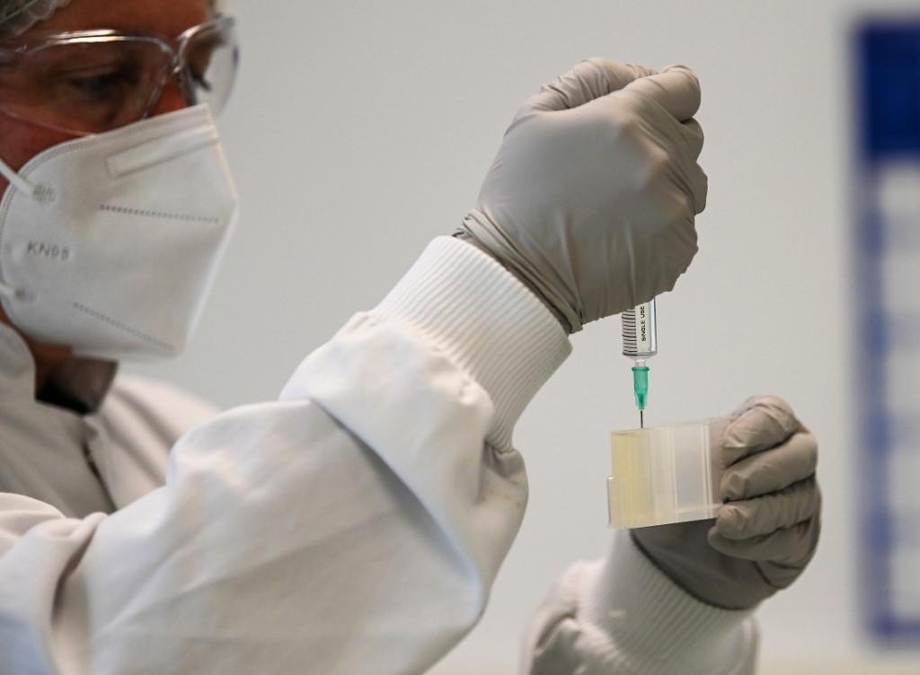 De acordo com OMS, ainda n&atilde;o &eacute; poss&iacute;vel dizer se haver&aacute; uma vacina eficiente contra a Covid-19